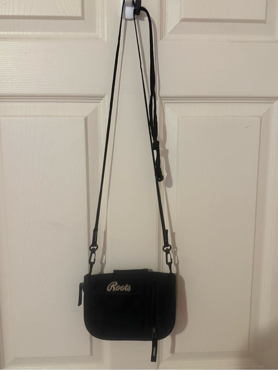 Roots Handbags - Roots Black Crossbody Bag with Adjustable Strap